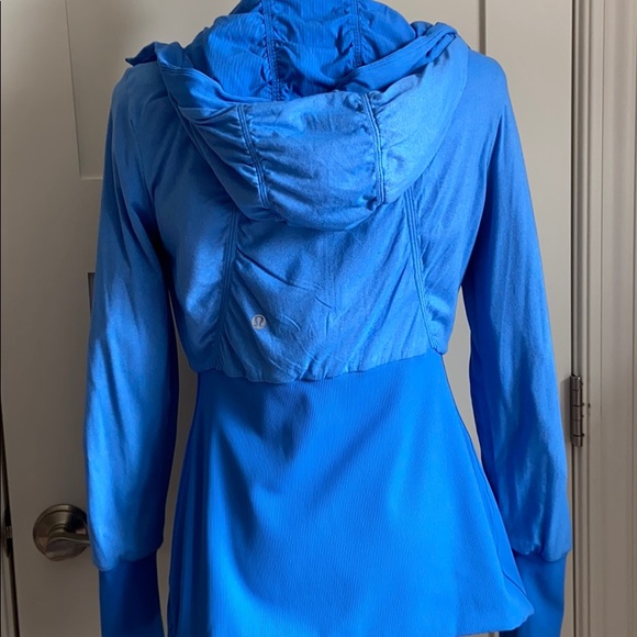 lululemon jacket - Picture 3 of 4